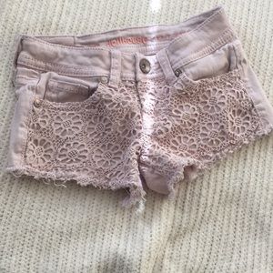 Cute pink shorts w pink flowers